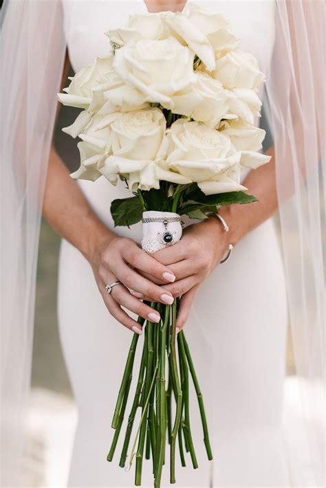 White reflexed Rose bouquet | Bodas