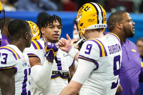 How LSU Football's Joe Burrow Has Helped Ja'Marr Chase Adjust to Mental ...