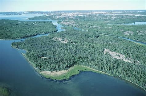 How Big Is Great Slave Lake? - WorldAtlas.com