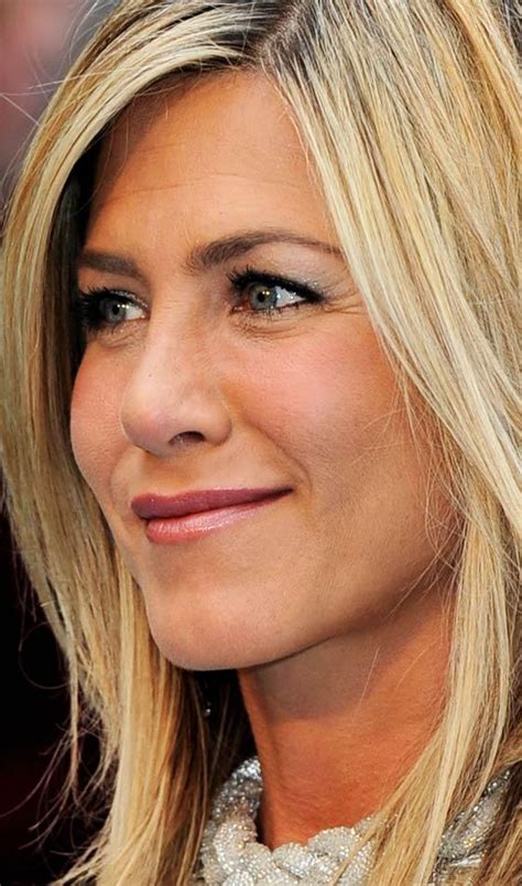 Jennifer Aniston Hairstyles 2021 : JENNIFER ANISTON Leaves a Hair Salon in Beverly Hills 05 ...