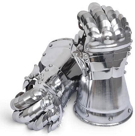 Cool Medieval Steel Gauntlets for your cool WOW costumes | Gadgetsin