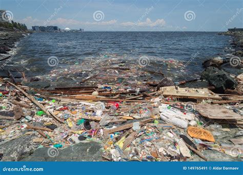 Manila, Philippines - May, 18, 2019: Ocean Plastic Pollution In Manila Bay Shore Editorial Photo ...