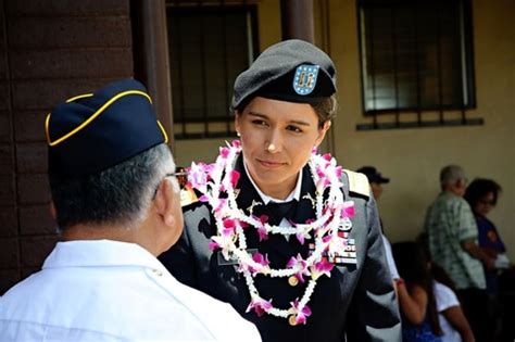 Meet Veteran, Representative-elect Tulsi Gabbard | PBS News