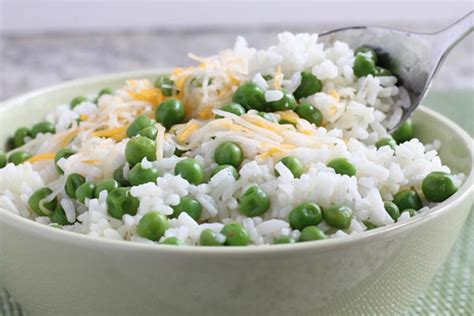 Easy Rice and Green Peas for A Healthy Side Dish