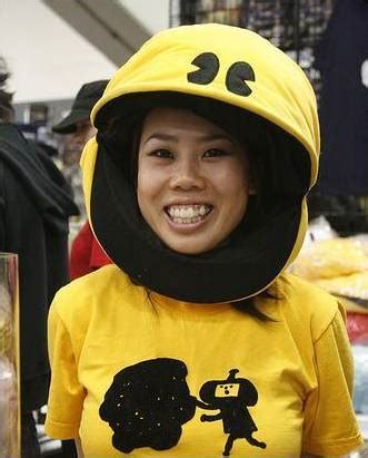 Pac-Man Cosplay Helmet & Katamari Damacy T-Shirt W/ Asian Girl. Best Pack-Man Cosplay Ever.