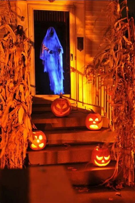 25+ Spooky & Festive DIY Halloween Light Ideas