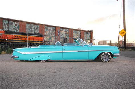 This 1961 Chevrolet Impala Convertible Is Aqua Awesome