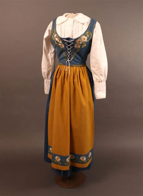 National costume in Sweden. Top-5 interesting facts about Swedish folk dress - Nationalclothing.org