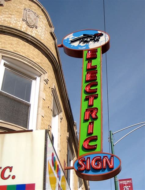 Turk Electric Sign Day | Modern neon! A local sign shop in m… | Flickr