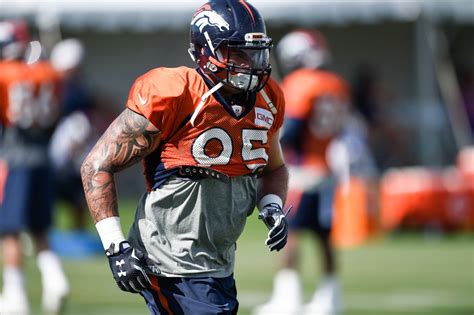 Broncos DE Derek Wolfe leaves practice early with an injury – The ...