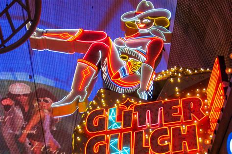 Here's where to find the best neon signs across the U.S. - Roadtrippers