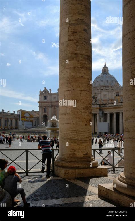 St Peters Square in the Vatican City Stock Photo - Alamy