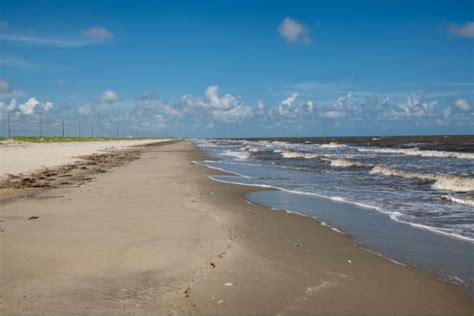 7 Best Beaches in Louisiana You Shouldn’t Miss - Southern Trippers