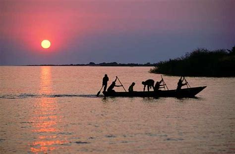 Water flows into the Congo River system and ultimately into the ...