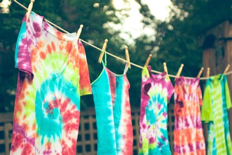 How to Tie-Dye Shirts