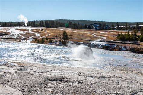 Visit Old Faithful in Yellowstone (Complete Guide, Tips, and Facts ...