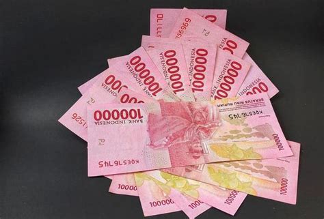 Rupiah Banknotes Stock Photos, Images and Backgrounds for Free Download