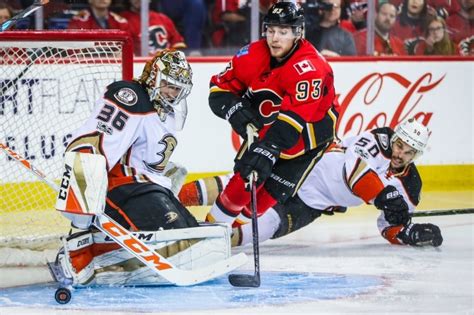 NHL Rumors: Calgary Flames and Sam Bennett - NHL Rumors