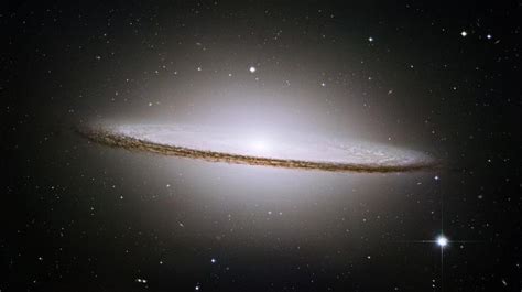 Thank you Father. | Hubble, Telescópio hubble, Galáxia do sombrero