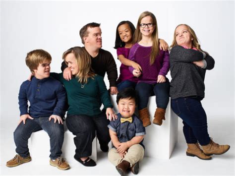 7 Little Johnstons: The Family Returns to TLC with New Episodes in May - canceled + renewed TV ...