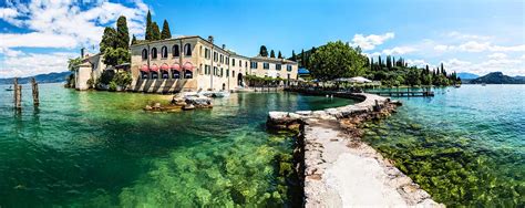 The best 5-star hotels right by Lake Garda