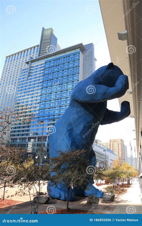 DENVER, COLORADO/USA - OCTOBER 22, 2019: the 40-foot-high Sculpture of ...