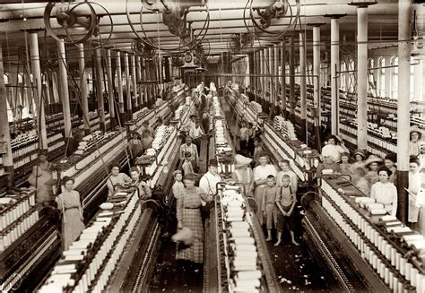 Shorpy Historical Photo Archive :: The Spinning Room: 1911 | Industrial revolution, Shorpy ...