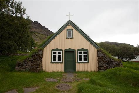 Hofskirkja - Peat Church - Hof in rfi Iceland - Photorator