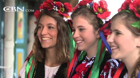 Ukraine Christmas Traditions - YouTube