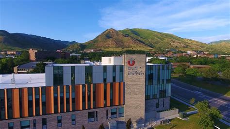 Why I Chose the University of Utah School of Dentistry - YouTube