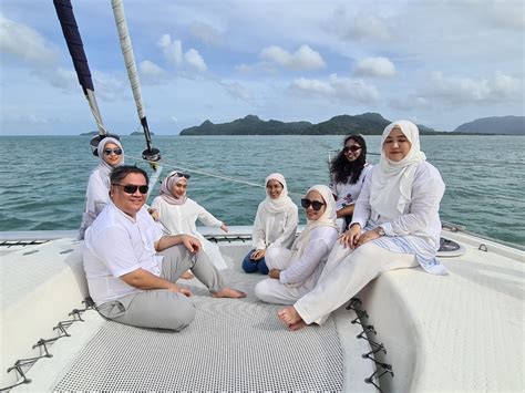 Yacht Operating Sunset Cruise in Langkawi without License - Legal Aspects - Amir Khusyairi ...