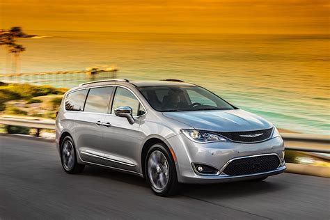 CHRYSLER Pacifica specs - 2016, 2017, 2018 - autoevolution