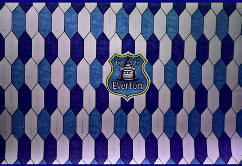 Everton logo by carlossimio on DeviantArt