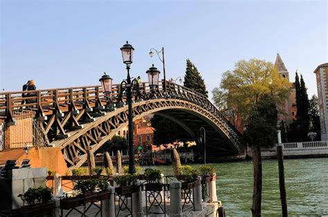 How many bridges cross Venice Gran Canal? | Venice Insider Guide