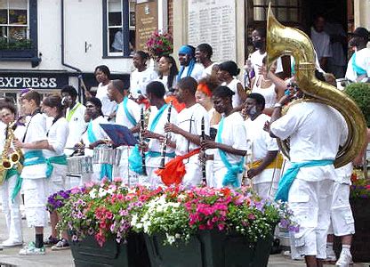 BBC - Berkshire - festivals - Henley Festival Carnival 2006