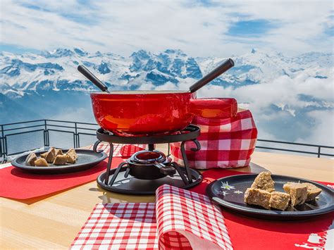 Recipe: Fondue Moitié-Moitié—The Classic Cheese Fondue of the Swiss ...