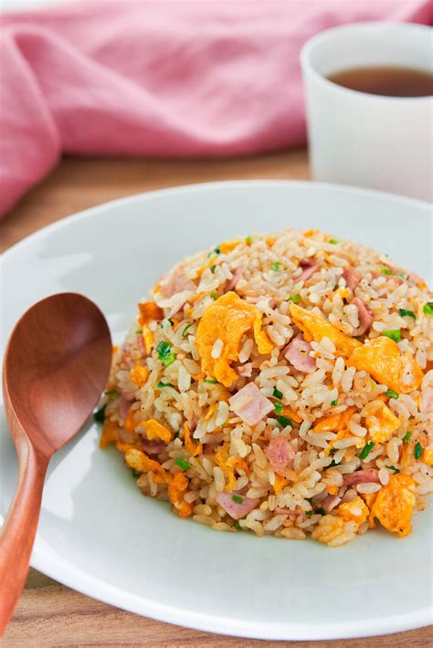 Japanese Fried Rice Recipe (焼き飯 - Yakimeshi)