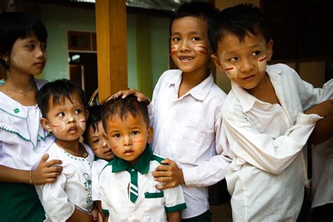 Group of School Children in Bagan, Myanmar | Smithsonian Photo Contest | Smithsonian Magazine