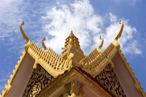 Tourism Khmer Style Roof Architecture in Royal Palace, Phnom Penh ...