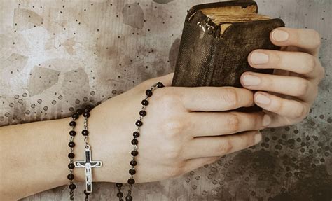 Vous souhaitez prier le Chapelet ou le Rosaire ? Cet article vous explique pourquoi et comment ...