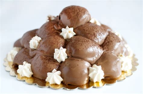 Profiteroles | P & D Italian Deli