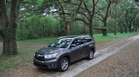 Travel Adventures - 2014 Toyota Highlander XLE Visits Oaks