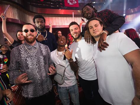 Travis Kelce Reunites with Patrick Mahomes and Chiefs in Vegas | CitizenSide