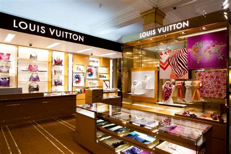 Louis Vuitton Boutique | semashow.com