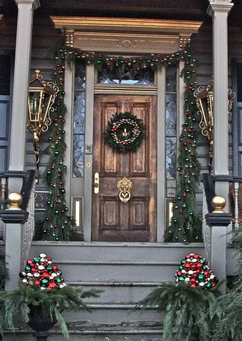 38 Amazing Christmas Porch Decor Ideas