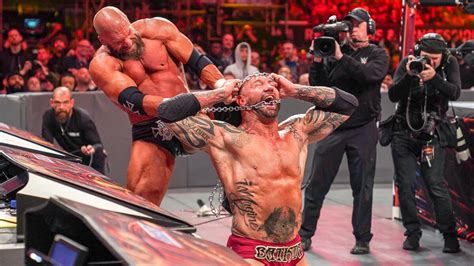 Triple H vs. Batista - No Holds Barred Match: photos | WWE