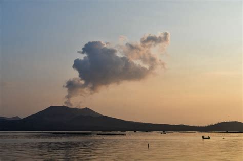 Taal Update Monday Feb.03: Taal Volcano Emitted Plumes Indicating ...