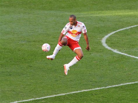 File:Thierry Henry control New York Red Bulls 2010.jpg - Wikimedia Commons