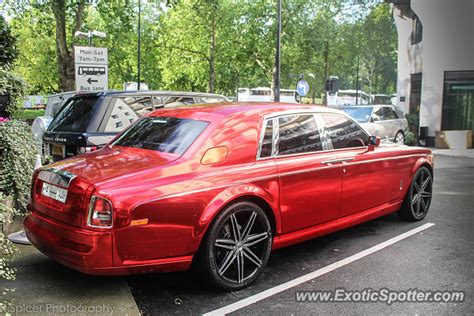 Rolls Royce Phantom spotted in London, United Kingdom on 10/28/2013, photo 2