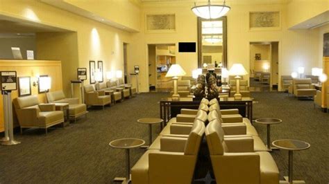 United Club SFO Terminal G, Lounge location, Review, Hours